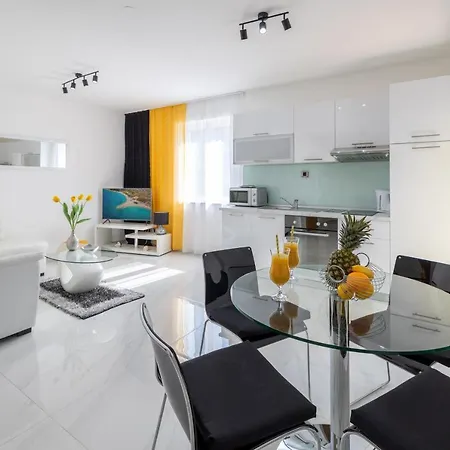 Antunovic * Μακάρσκα